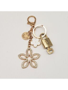 Authentic Louis Vuitton Gold Padlock W/ Unbranded Clover Flower Bag Charm 030326